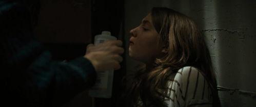 抱着女儿逃跑电影国产在线观看,国产温情巨制在线观看